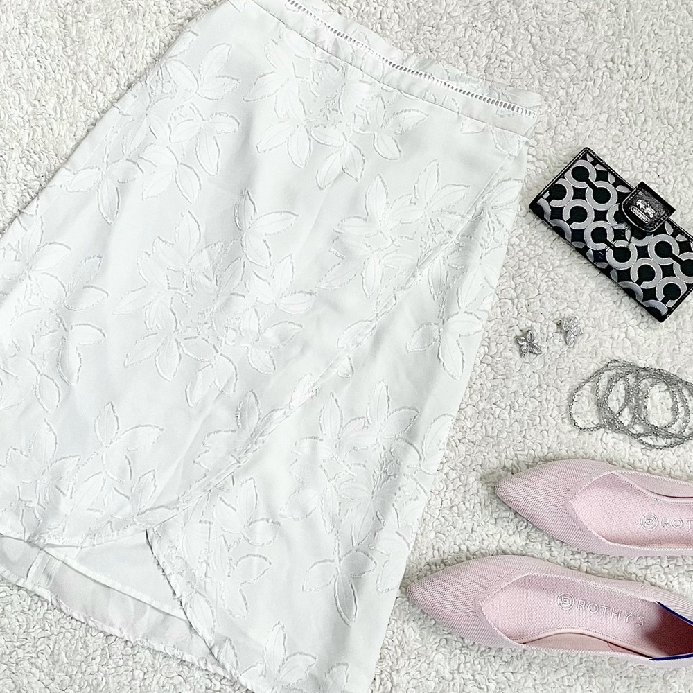 Ann Taylor Floral Tulip Skirt | Petite 00 | White